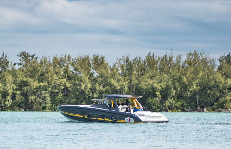 Illustration for article titled The 2200 HP Mercedes-AMG GT3 Cigarette Boat Is A Breathtaking Speed Demon